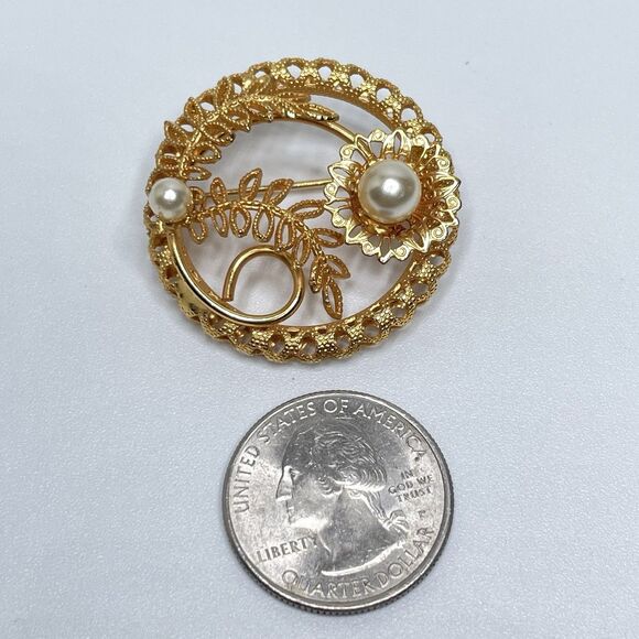 Vintage Gold Plated Faux Pearl Flower Circle Brooch Pin  Cute Stunning Boho - Picture 5 of 5